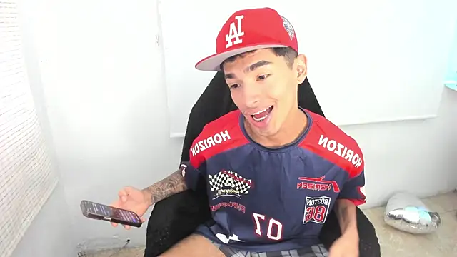 Snapshot of Damon__333 chatting on 14, 2, 2025 Damon  333 online show from 14, 2, 2025