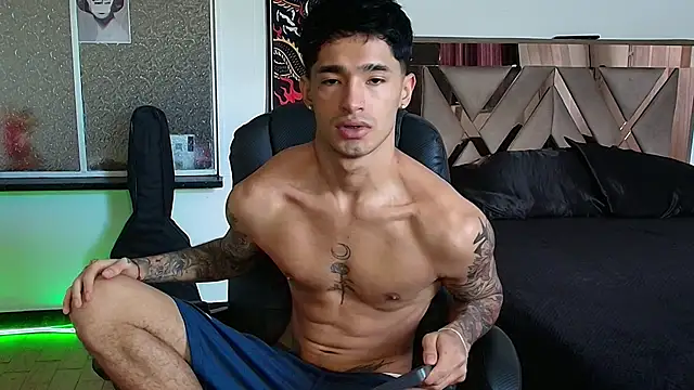 Snapshot of Damon__333 chatting on 2, 10, 2025 Damon  333 online show from 2, 10, 2025