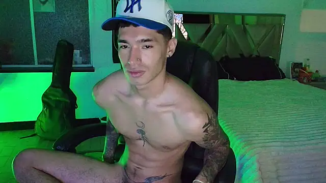 Snapshot of Damon__333 chatting on 16, 10, 2025 Damon  333 online show from 16, 10, 2025