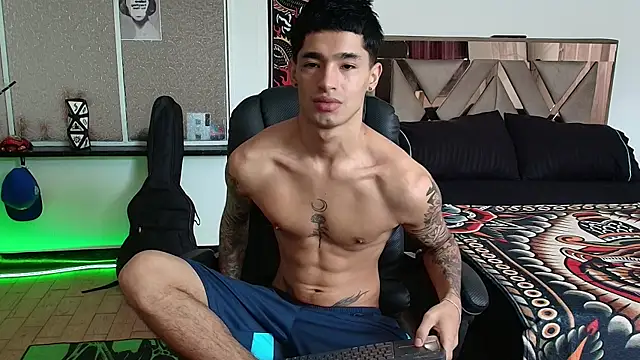 Snapshot of Damon__333 chatting on 21, 10, 2025 Damon  333 online show from 21, 10, 2025