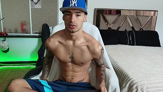 Snapshot of Damon__333 chatting on 28, 10, 2025 Damon  333 online show from 28, 10, 2025