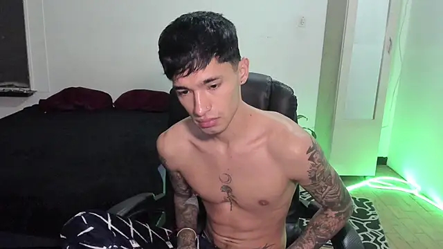 Snapshot of Damon__333 chatting on 5, 3, 2026 Damon 333 online show from 5, 3, 2026