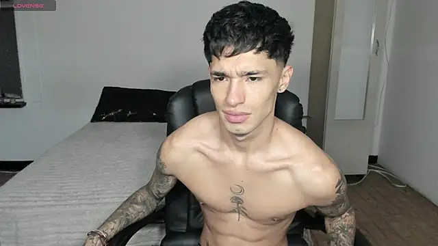 Snapshot of Damon__333 chatting on 12, 3, 2026 Damon 333 online show from 12, 3, 2026