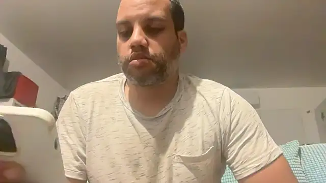 Snapshot of AbsolutMouuah chatting on 2, 5, 2026 AbsolutMouuah online show from 2, 5, 2026