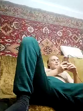 Snapshot of Pineapple04 chatting on 7, 1, 2025 Pineapple04 online show from 7, 1, 2025