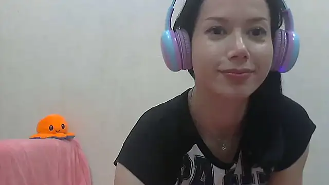 Snapshot of SashaGrinch chatting on 2, 2, 2025 SashaGrinch online show from 2, 2, 2025