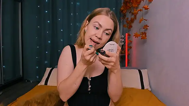 InsatiableFoxX online show from 29, 9, 2025