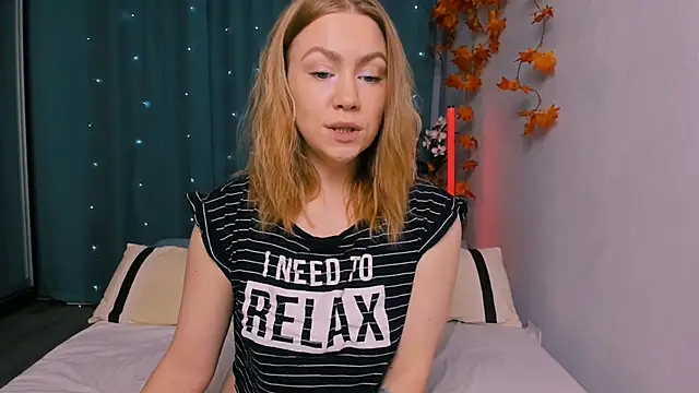 InsatiableFoxX online show from 14, 10, 2025