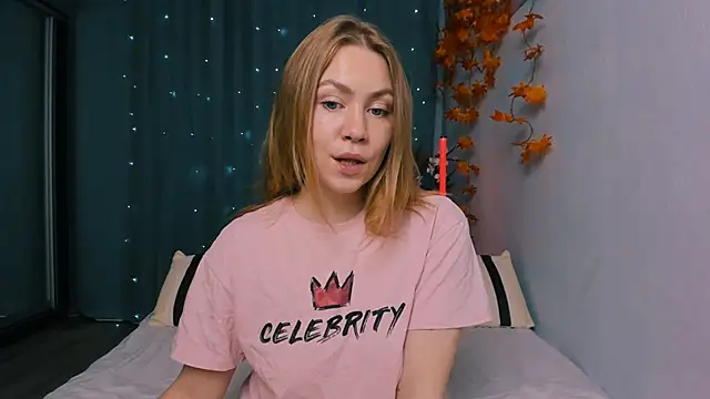 InsatiableFoxX online show from 29, 10, 2025