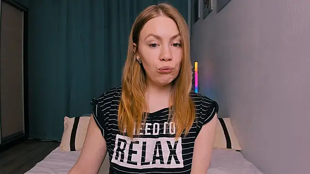 Snapshot of InsatiableFoxX chatting on 8, 4, 2026 InsatiableFoxX online show from 8, 4, 2026