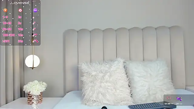 Snapshot of atenea_roberts chatting on 5, 2, 2025 atenea roberts online show from 5, 2, 2025