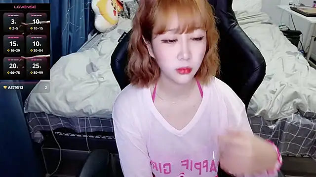 Snapshot of Angelababy001 chatting on 15, 2, 2025 Angelababy001 online show from 15, 2, 2025