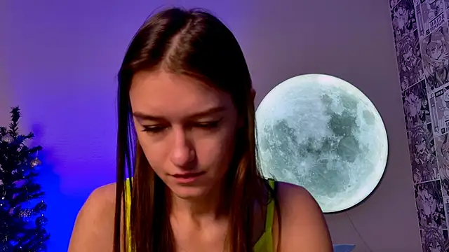 Snapshot of Alice__grace chatting on 12, 12, 2024 Alice grace online show from 12, 12, 2024