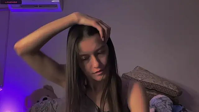 Snapshot of Alice__grace chatting on 18, 2, 2025 Alice grace online show from 18, 2, 2025