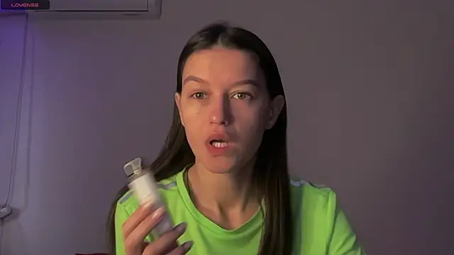 Snapshot of Alice__grace chatting on 21, 2, 2025 Alice grace online show from 21, 2, 2025