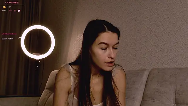 Snapshot of Alice__grace chatting on 9, 10, 2025 Alice grace online show from 9, 10, 2025