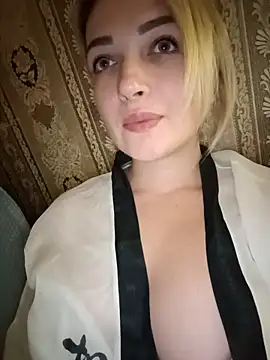 Snapshot of KateCrystal7 chatting on 4, 11, 2025 KateCrystal7 online show from 4, 11, 2025