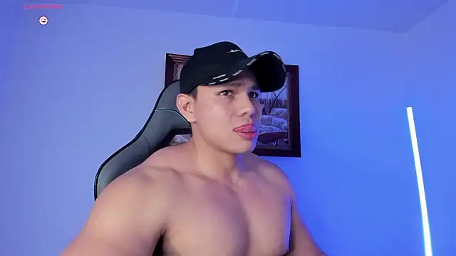 Snapshot of RoyConstance chatting on 4, 2, 2026 RoyConstance online show from 4, 2, 2026