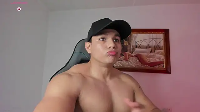 Snapshot of RoyConstance chatting on 6, 4, 2026 RoyConstance online show from 6, 4, 2026