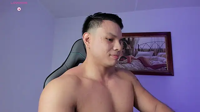 Snapshot of RoyConstance chatting on 8, 4, 2026 RoyConstance online show from 8, 4, 2026