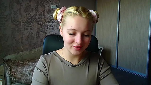 Snapshot of Milka_kiss_ chatting on 16, 3, 2026 Milka kiss online show from 16, 3, 2026