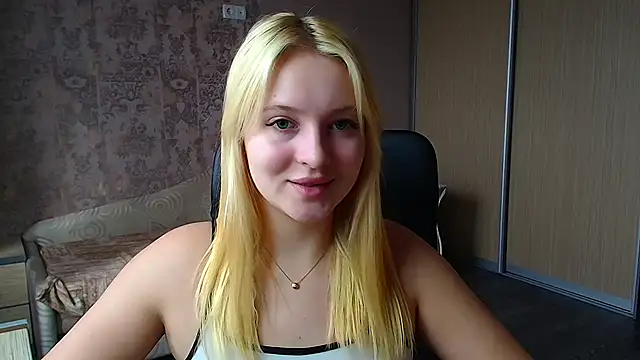 Snapshot of Milka_kiss_ chatting on 28, 3, 2026 Milka kiss online show from 28, 3, 2026