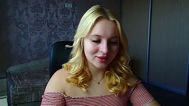 Snapshot of Milka_kiss_ chatting on 4, 4, 2026 Milka kiss online show from 4, 4, 2026