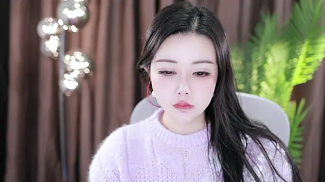 Qiaoqiao  online show from 13, 1, 2025