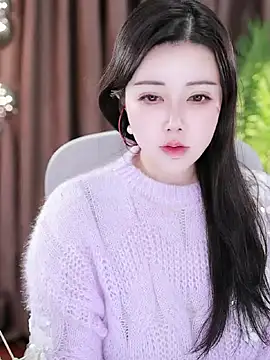 Qiaoqiao  online show from 13, 1, 2025