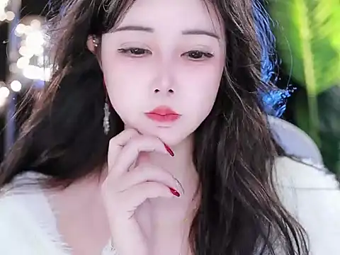 Qiaoqiao  online show from 16, 3, 2025