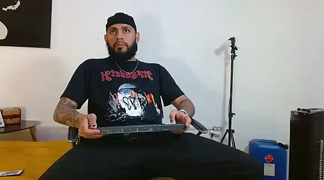Snapshot of samir_music chatting on 17, 12, 2024 samir music online show from 17, 12, 2024