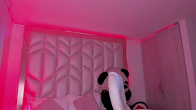 AlhanaRose online show from 30, 1, 2025