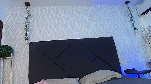 flavia cruz online show from 2, 12, 2025