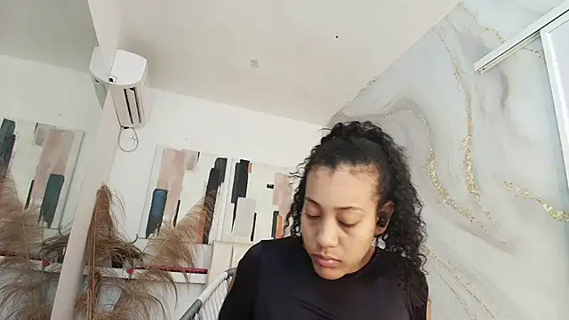 Snapshot of flavia_cruz chatting on 17, 6, 2026 flavia cruz online show from 17, 6, 2026