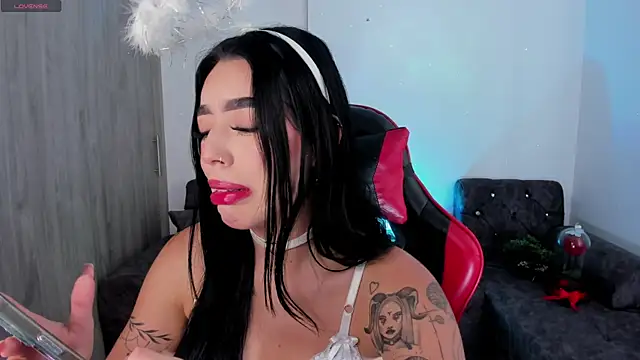 Snapshot of zoee_jackson chatting on 30, 4, 2026 zoee jackson online show from 30, 4, 2026