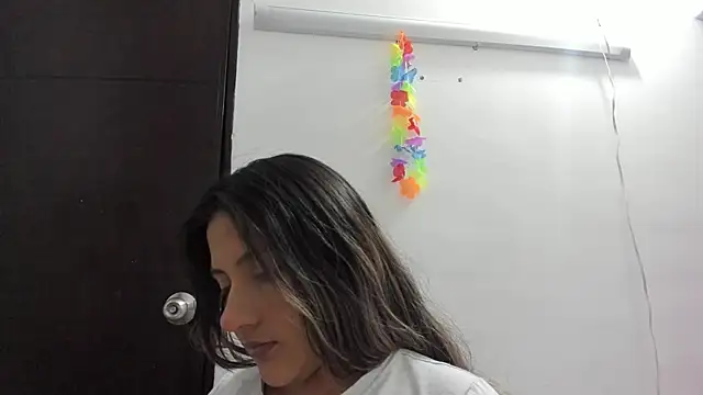 Snapshot of couple78coraje chatting on 5, 2, 2025 couple78coraje online show from 5, 2, 2025