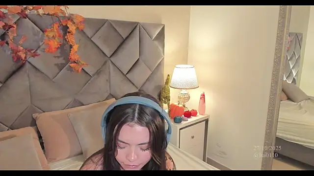 Luisa0110 online show from 27, 10, 2025