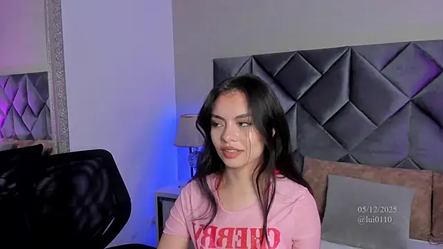 Luisa0110 online show from 5, 12, 2025