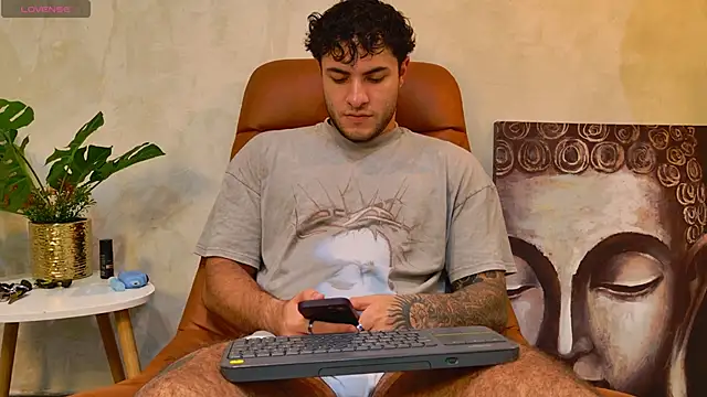 xlittle xbearx online show from 8, 9, 2025