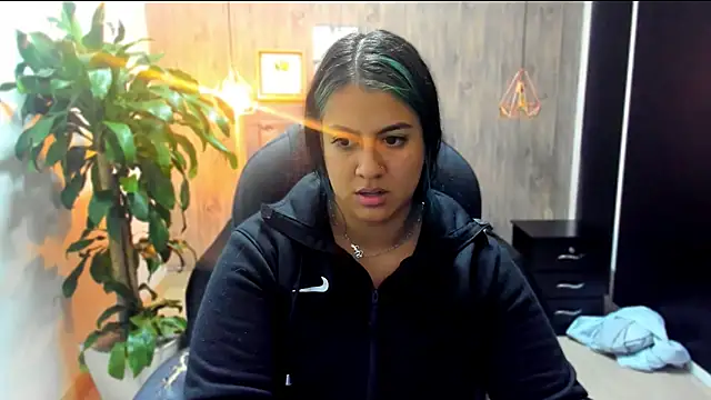 Xisu  online show from 19, 2, 2025