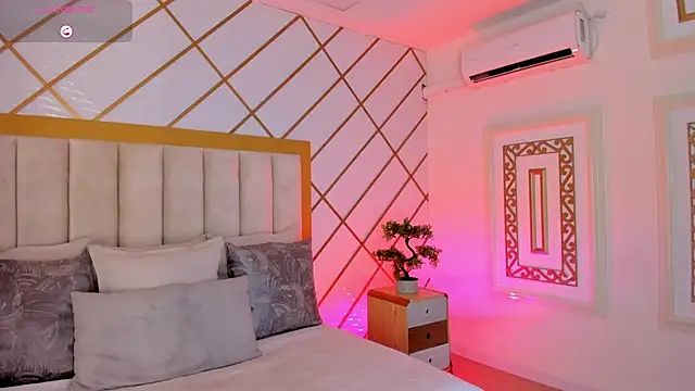 TaniaSmith1 online show from 7, 2, 2026