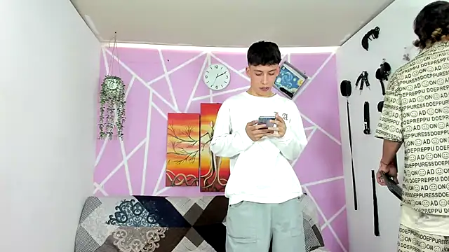 Fresahot2005 online show from 1, 2, 2025