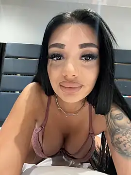 Snapshot of amirahylerr chatting on 21, 1, 2025 amirahylerr online show from 21, 1, 2025