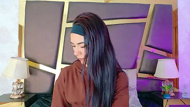 NicoleEsposito online show from 2, 10, 2025