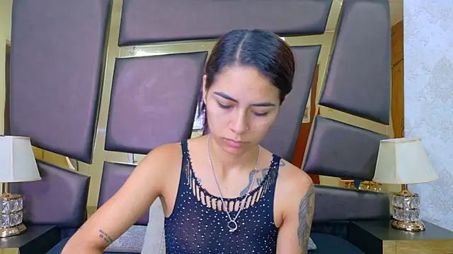 Snapshot of NicoleEsposito chatting on 14, 11, 2025 NicoleEsposito online show from 14, 11, 2025