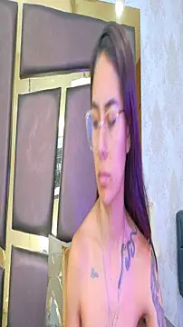 Snapshot of NicoleEsposito chatting on 26, 11, 2025 NicoleEsposito online show from 26, 11, 2025