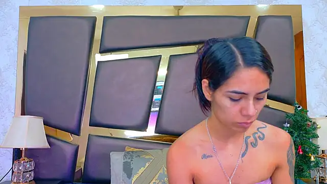 Snapshot of NicoleEsposito chatting on 17, 12, 2025 NicoleEsposito online show from 17, 12, 2025