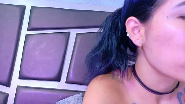 NicoleEsposito online show from 4, 6, 2026