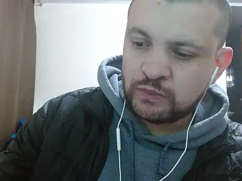 Snapshot of camiloking1720 chatting on 1, 4, 2026 camiloking1720 online show from 1, 4, 2026