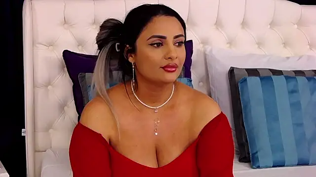 MayaJansen online show from 11, 12, 2024
